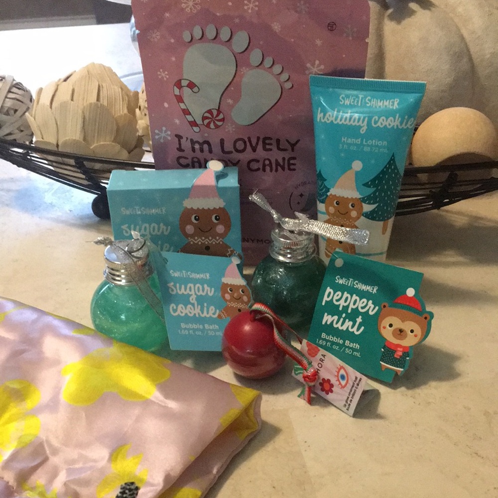 Holiday Bath Set - Blue, Red, Silver